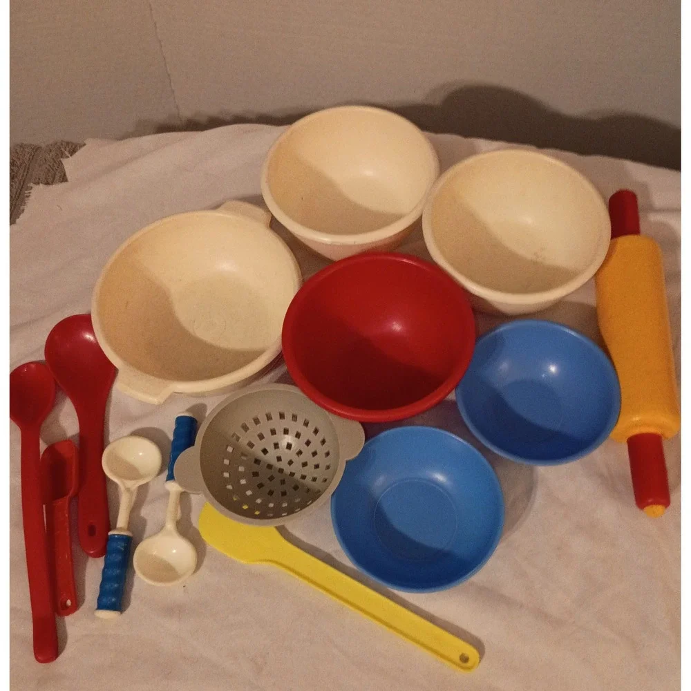 Vintage Tupperware Mini Serve-It Toy Kitchen Set Baking Bowls Rolling Pin Spoons